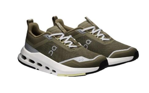 On Cloud running shoes for boys in a colorful design
