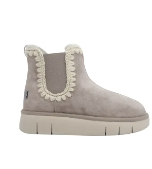 Mou Bounce Chelsea boots, cozy winter footwear for teen girls.