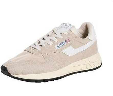 vintage style sneaker. sporty sneaker for college girls.