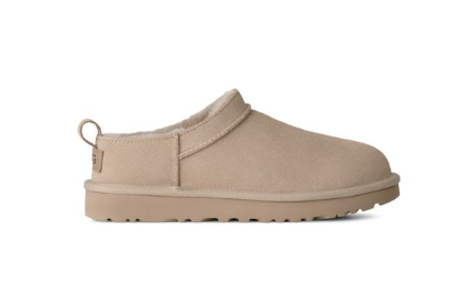 Ugg Slip On Boots. christmas gift for college girls. 